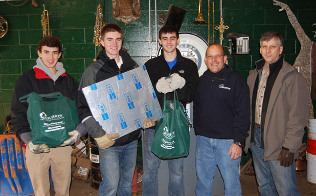 Gershow Recycling Donates Aluminum Scrap to Hauppauge Robotics Team Gershow Recycling Donates Aluminum Scrap to Hauppauge Robotics Team